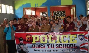 Bupati Imron dan Kapolresta Cirebon Lakukan Pembinaan Guru di Waled dan Pasaleman Bupati Imron dan Kapolresta Cirebon Lakukan Pembinaan Guru di Waled dan Pasaleman