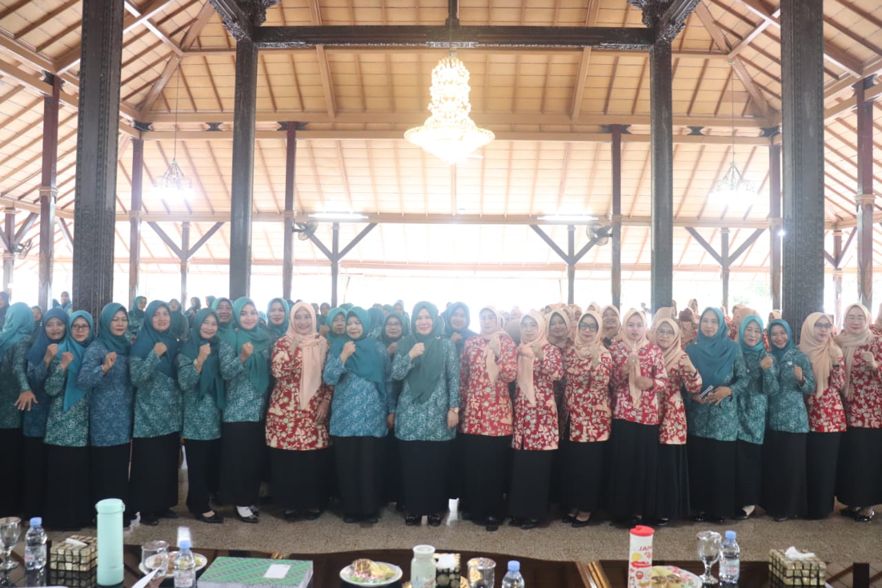 Sinergi Sejahterakan Keluarga, DWP-TP PKK Kabupaten Cirebon Gelar Pertemuan Rutin