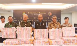 Polisi mengungkap rencana pelaku uang palsu di Srengseng menukar uang ke Bank Indonesia.