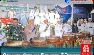 Dimulai Dengan Pawai Obor, Takbiran Idul Fitri 1446 H di Rokan Hulu Tetap Meriah Meski Diguyur Hujan