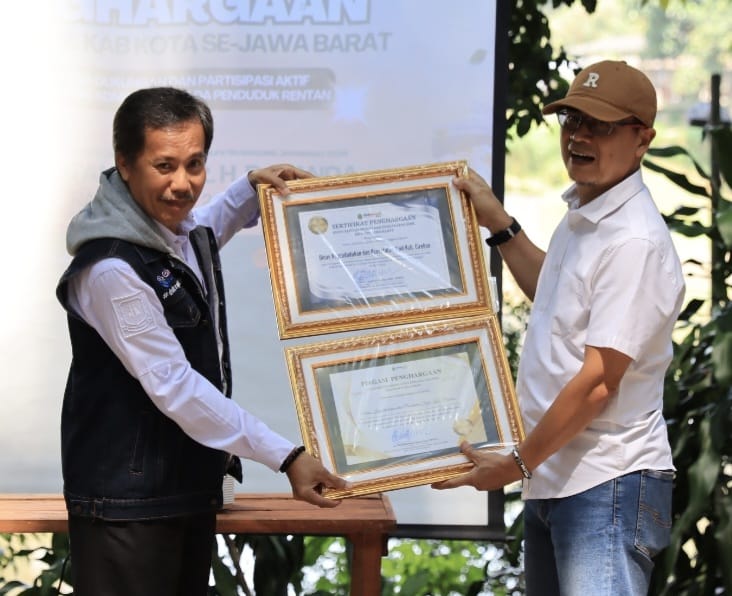 H. Iman Supriadi S.Sos, M.Si, Kepala Disdukcapil Kabupaten Cirebon, Raih Penghargaan Berkat Layanan Inklusif Untuk Penyandang Disabilitas