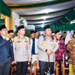 Kapolda Jabar Hadiri Haul Pondok Buntet, Ajak Ulama dan Polri Bersinergi Jaga Kondusivitas Jawa Barat Kapolda Jabar Hadiri Haul Pondok Buntet, Ajak Ulama dan Polri Bersinergi Jaga Kondusivitas Jawa Barat