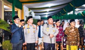 Kapolda Jabar Hadiri Haul Pondok Buntet, Ajak Ulama dan Polri Bersinergi Jaga Kondusivitas Jawa Barat Kapolda Jabar Hadiri Haul Pondok Buntet, Ajak Ulama dan Polri Bersinergi Jaga Kondusivitas Jawa Barat